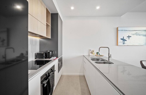 Phillip Apartment | Apartment with Gym and Indoor Pool Access