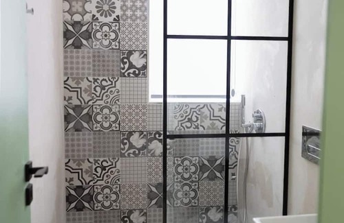 Kodrra Hotel | Stylish Central Duplex in Heart of Saranda