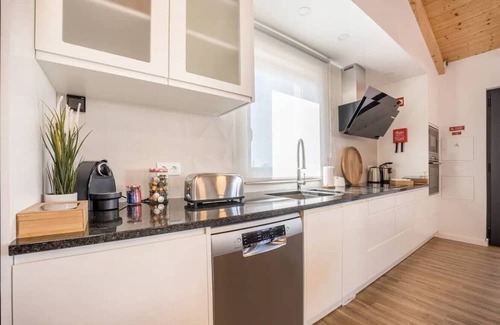 Rogil Apartment | Cosy & Calm Rosemary Retreat in Rogil