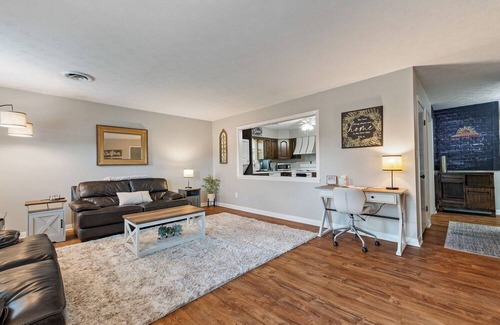 Shoals Apartment | CLEAN 2-bedroom cozy apartment Huntington. Spacious and accomodating!