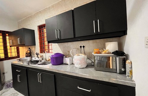 Eastern Region Apartment | Enchanting 3-bedroom apartment with AC in Somanya