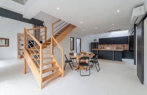 Laval House | La Terrasse - Wifi - Parking - Clim