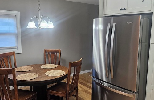 Salem House | Charming Salem Getaway – Comfortable, Convenient, and Close to It All