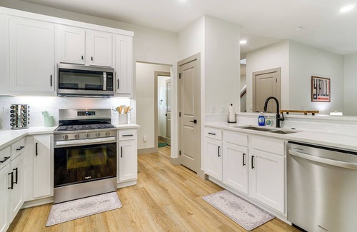 Lone Star House | Lake-View Retreat w/Games & Yard in Daingerfield