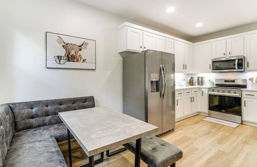 Lone Star House | Lake-View Retreat w/Games & Yard in Daingerfield