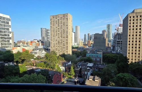 Church and Wellesley Condo | Downtown Toronto Condo | WiFi, Gym & Pool – Steps to Subway & Eaton Centre