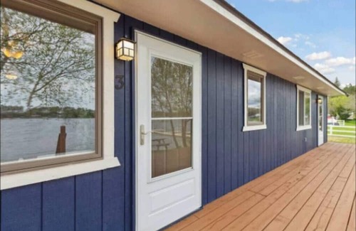 Long Lake Cabin | Unit 2 Long LakeLodge-Lakefront-2BR New