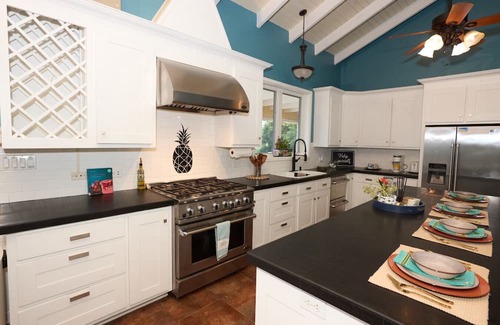 Sion Farm Apartment | Almost Heaven: Elegant 5 Bed Villa