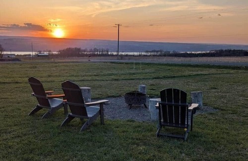 Hector Cabin | Cozy Cabin on Seneca Wine Trail Vineyard View 6