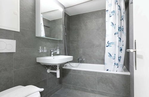 St. Gallen House | book2stay 1.5-room apartment #3 Hirschberg up to 2 people