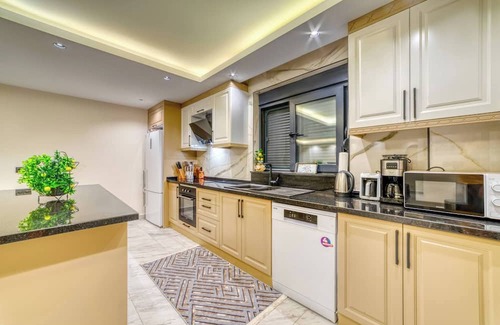Alanya Villa | “Modern Villa Private Pool 10 min to Kleopatra Beach”