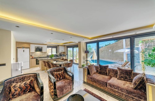 Alanya Villa | “Modern Villa Private Pool 10 min to Kleopatra Beach”