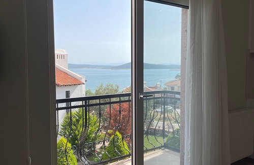 Mithatpasa Apartment | Charming 1-Bedroom Sea View Apartment with Kitchen on Cunda Island