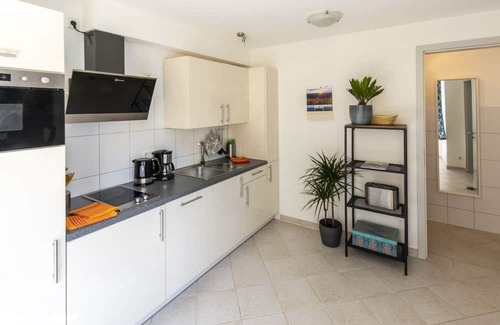Stuhlinger Old Town Apartment | Apartment 'Topas' with Wi-Fi