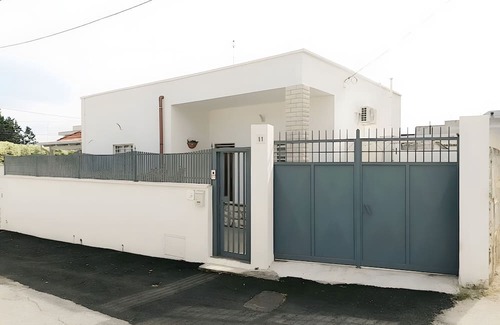 Municipio 5 House | Villa XI: the sea just steps away!