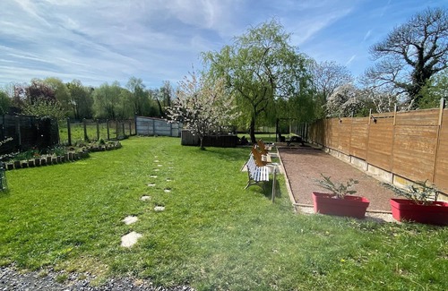 Saint-Amand-les-Eaux Apartment | Ground-floor studio 2.5kms from town center, shops and casino.
