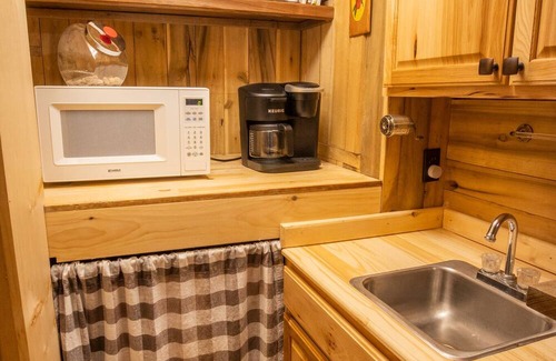 Ansted Cabin | Rich Creek Wilderness Cabin Retreat · Off-Grid Family Haven