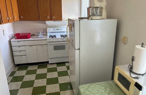 West Baltimore Apartment | Family friendly Tranquil apartment with AC in vibrant Baltimore.