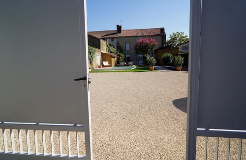 Barcelonne-du-Gers House | Maison bourgeoise 4bed swimming pool-jacuzzi indoor private parking
