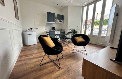 Vieux Vichy Apartment | Le petit Albert Vichy -studio design hyper center