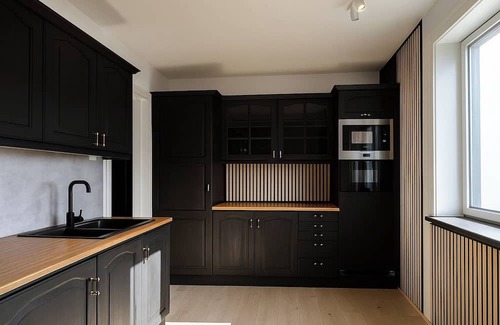 Gamle Oslo Condo | 2 Bedroom Apartment in Helsfyr, Oslo, Ideal for Long & short Stays ,free parking