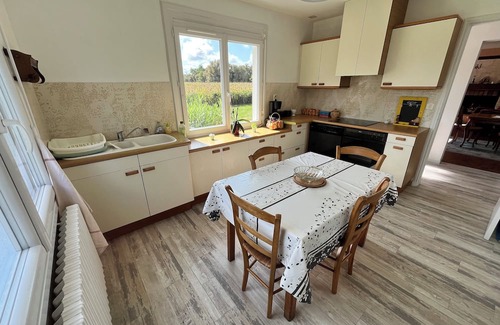 Sevignacq House | Spacious and functional country house in a village with shops