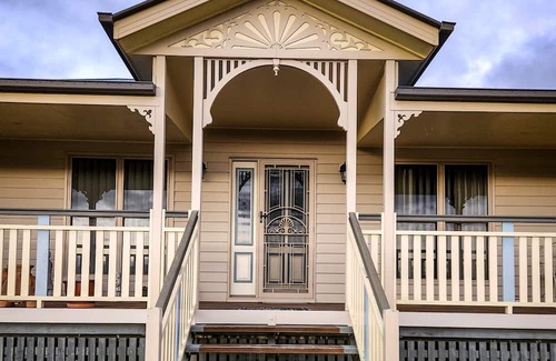 Junabee Cabin | Willow Lodge at Willow Farm, experience the country life