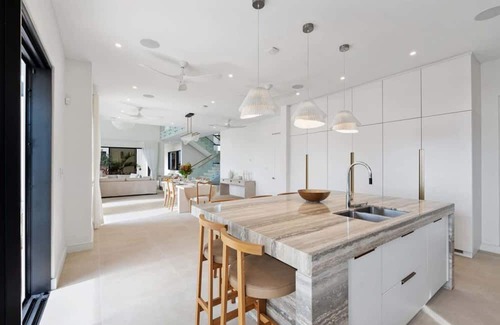 Reeds Bay Villa | Above the Clouds - 6 bedroom