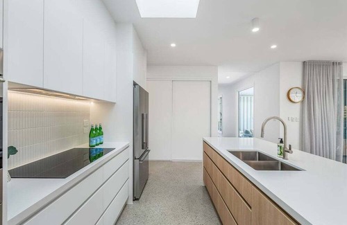Skennars Head House | Palm Cove Skennars - Beautifully designed coastal retreat
