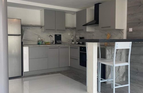 Longvic House | Quiet duplex with terrace 3min from Dijon + ring road. Ideal for professionals on the move