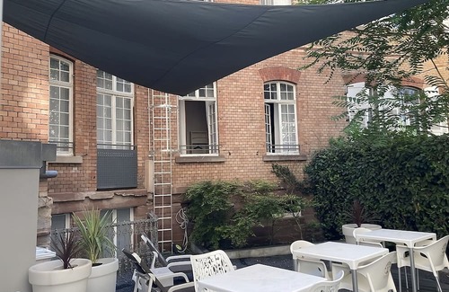 Contades Hotel | Best Value, Quality Stay! Near Museum Œuvre Notre-Dame! Pets are Allowed!