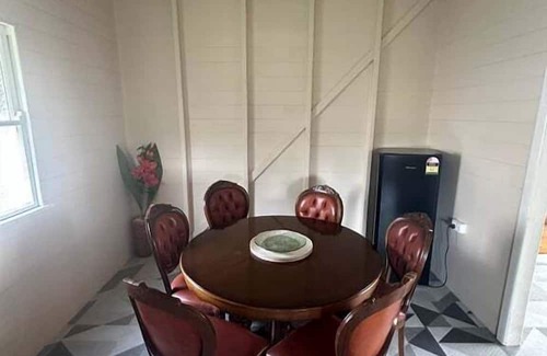 Rockhampton House | 45 Kent Street - The Whole House in Rockhampton City