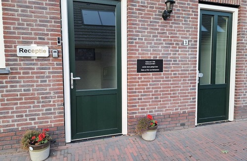 Leidschendam Apartment | Welcome to the van Boheemen family on the Akkerlust farm.