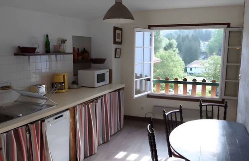 Ainhoa Apartment | Apartment 'Tamburine Xaharra' with Mountain View and Wi-Fi