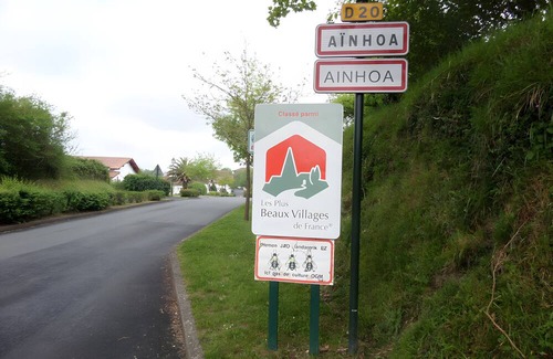 Ainhoa Apartment | Apartment 'Tamburine Xaharra' with Mountain View and Wi-Fi