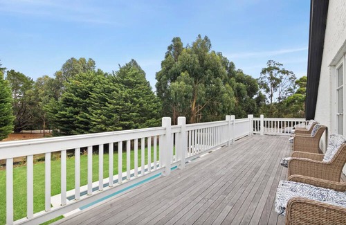 Torquay House | nHeritage Luxury Retreat with Pool, Spa & Gardens