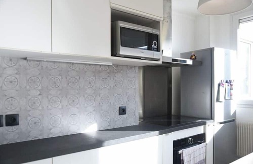 Le Kremlin-Bicetre Apartment | Bright apartment for 4 in Le Kremlin-Bicêtre