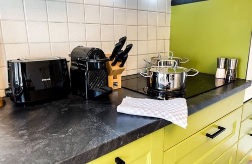 Deggendorf Apartment | Beautiful flat with parking and kitchen for 4