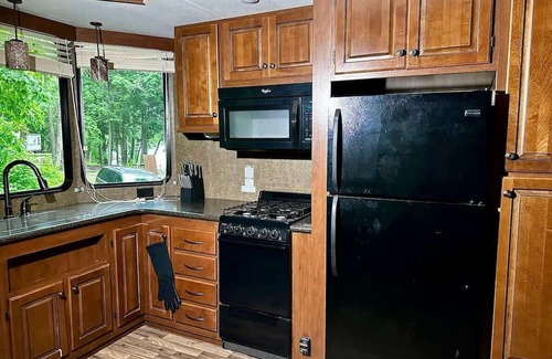 Parry Sound House | Lakefront RV Cottage in Parry Sound #18