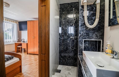 Trnovska House | Double/Twin Room with Free parking at Siva Čaplja