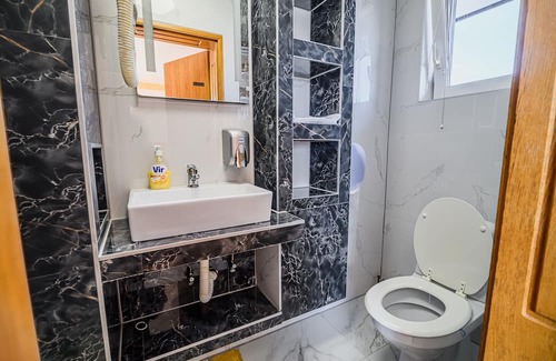 Trnovska House | Double/Twin Room with Free parking at Siva Čaplja