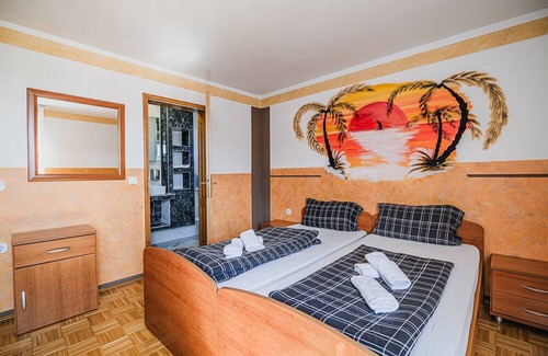 Trnovska House | Double/Twin Room with Free parking at Siva Čaplja
