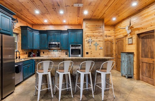 Broken Bow Cabin | ATL Cabin in the woods, Play Pool, Outdoor Play-Set