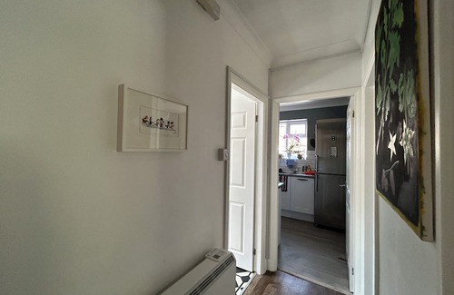 Walton-on-Thames Apartment | Homely flat in Surrey, Sleeps 3, family friendly