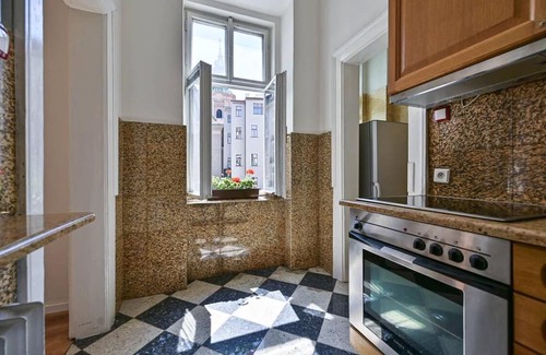 Josefov Apartment | Charming Balcony Retreat – 1 min from Old Town Square
