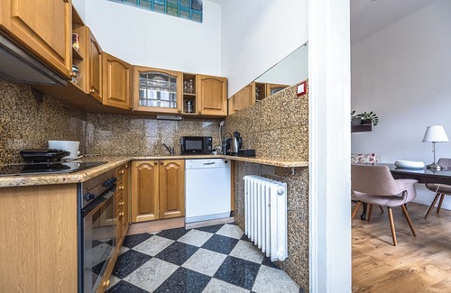 Josefov Apartment | Charming Balcony Retreat – 1 min from Old Town Square