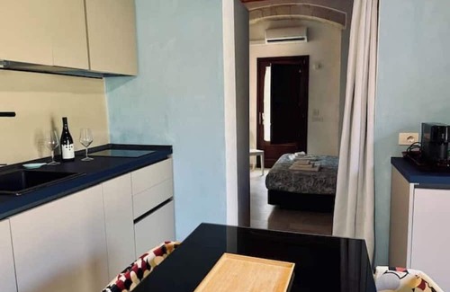 Modica Apartment | two-room apartment with small beam (37 sqm)