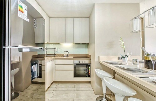 Santiago Apartment | Luxury Silver 3D Parking & Wifi