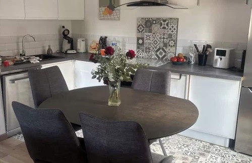 Valdampierre House | Comfortable house near Beauvais and airport with free parking