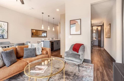North Burnet Apartment | Charming 2-bedroom Cozy apartment with fitness room and AC in wonderful Austin